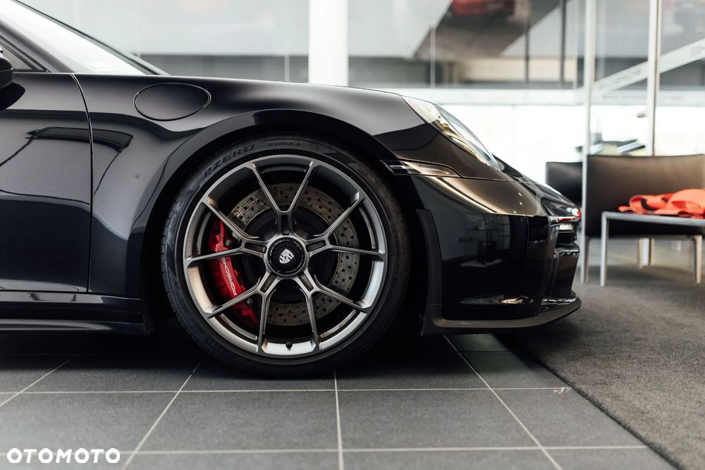 Porsche 911 GT3 Touring PDK - 28