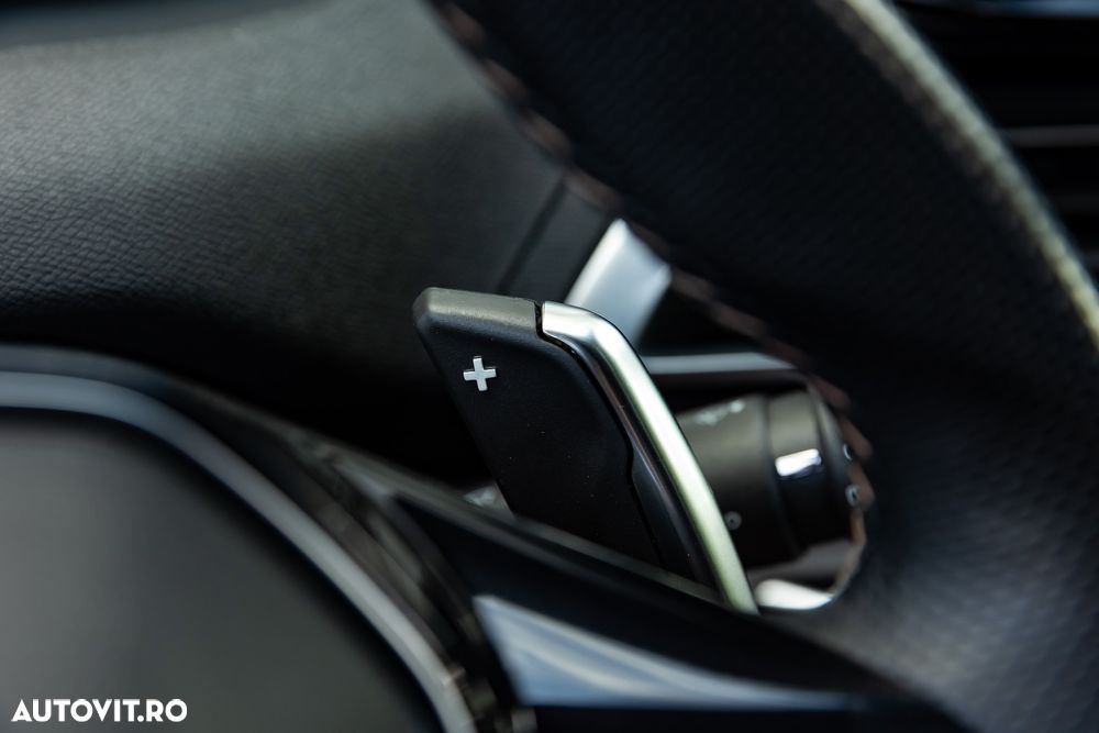 Peugeot 3008 PHEV EAT8 4X4 GT Pack - 35