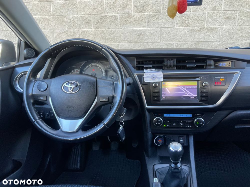 Toyota Auris 1.4 D-4D Dynamic - 17