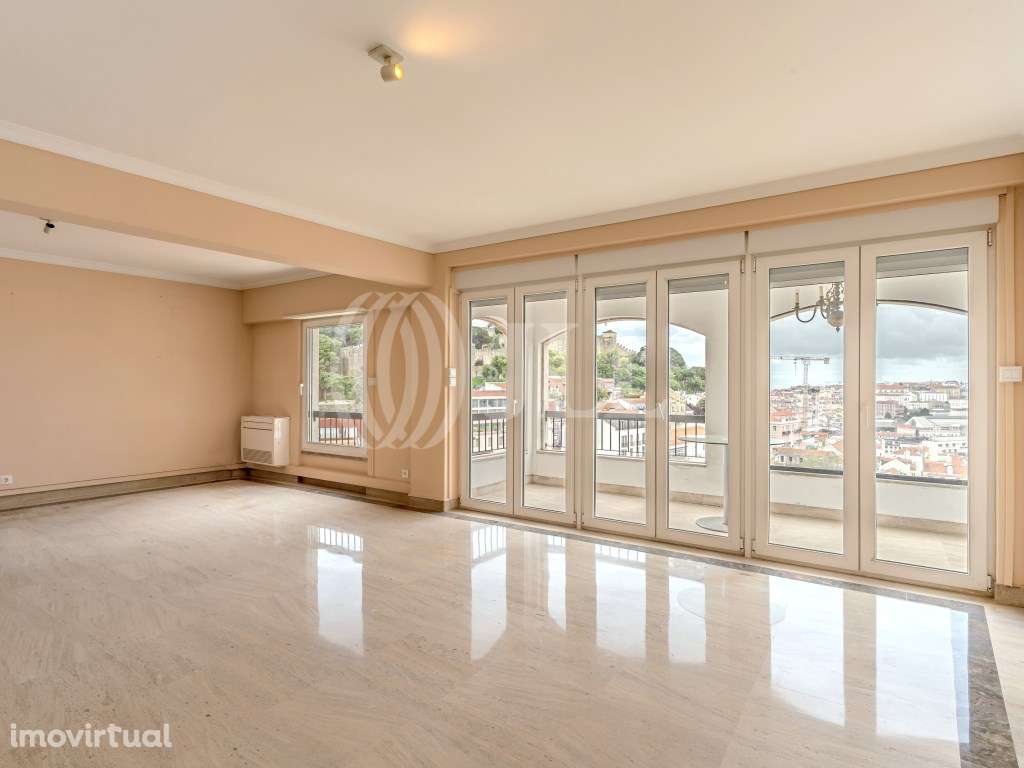 Apartamento T2 com estacionamento, na Graça, Lisboa - Grande imagem: 2/21