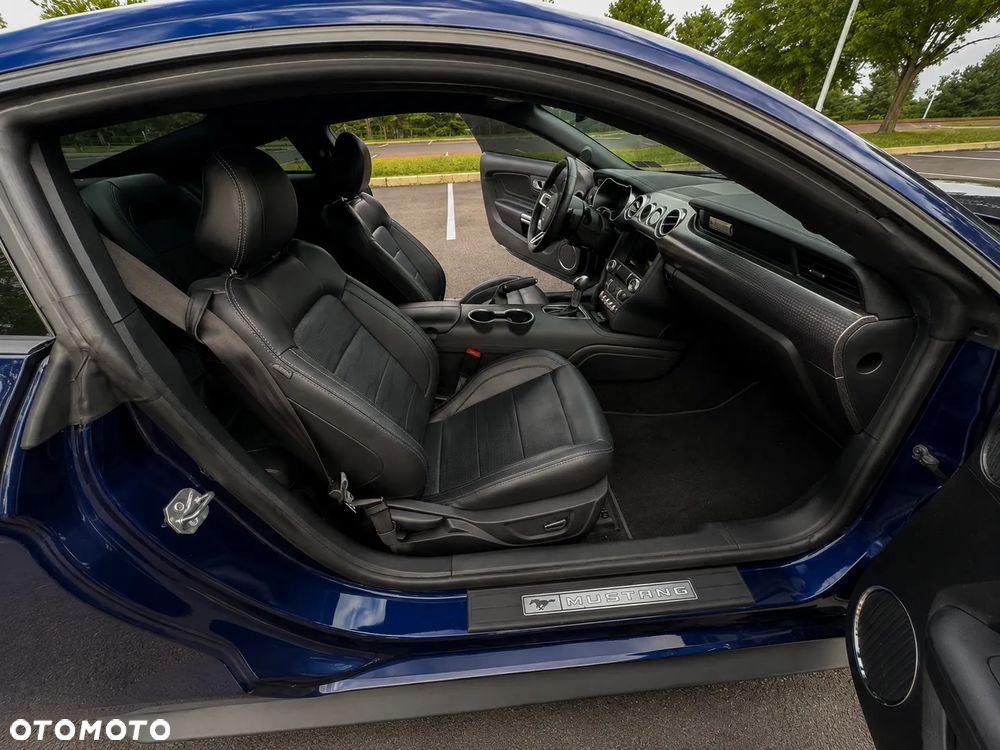 Ford Mustang - 12