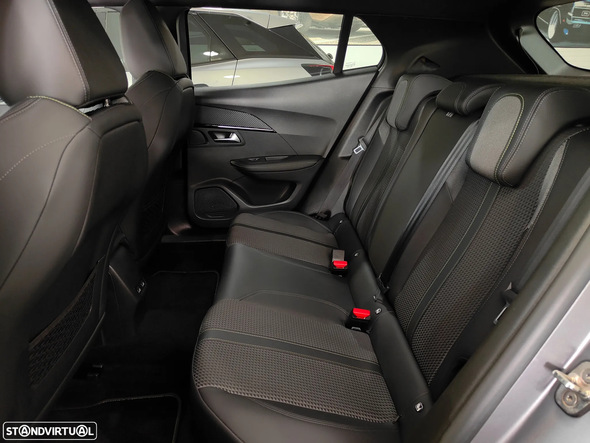 Peugeot 2008 1.2 PureTech GT Line - 8