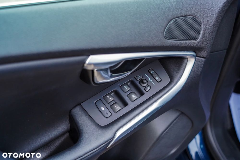 Volvo V40 D4 Geartronic Summum - 22