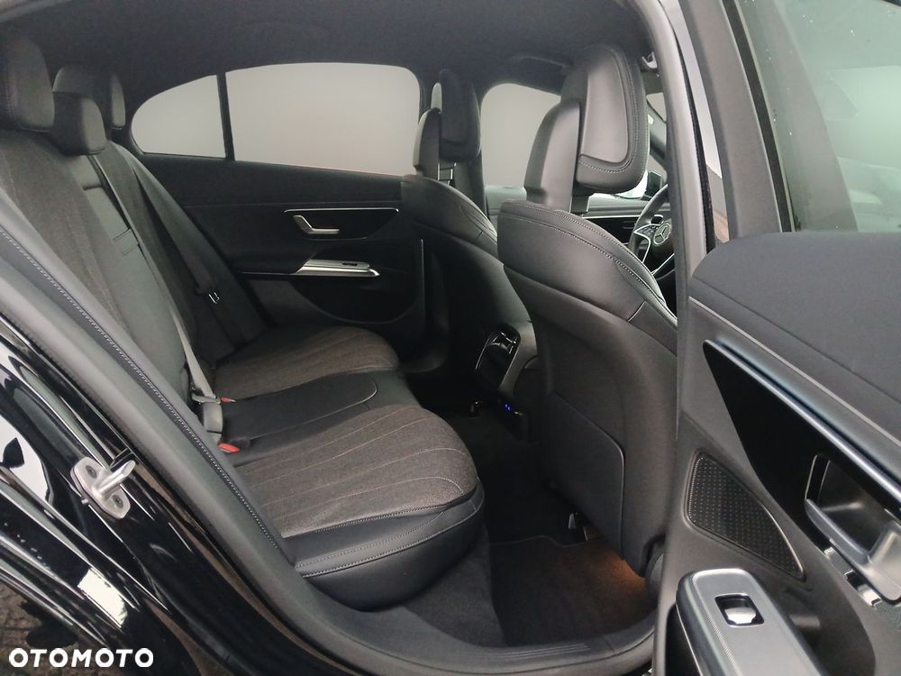 Mercedes-Benz Klasa E 200 d 9G-TRONIC Edition AVANTGARDE - 25