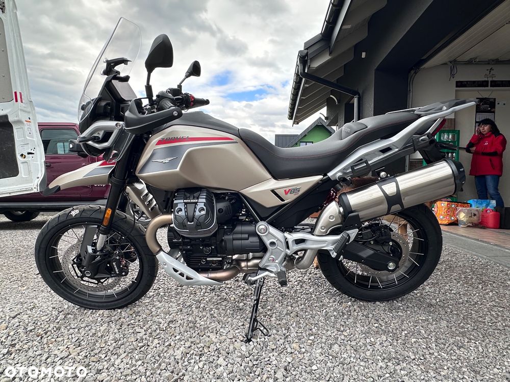 Moto Guzzi V85 - 17