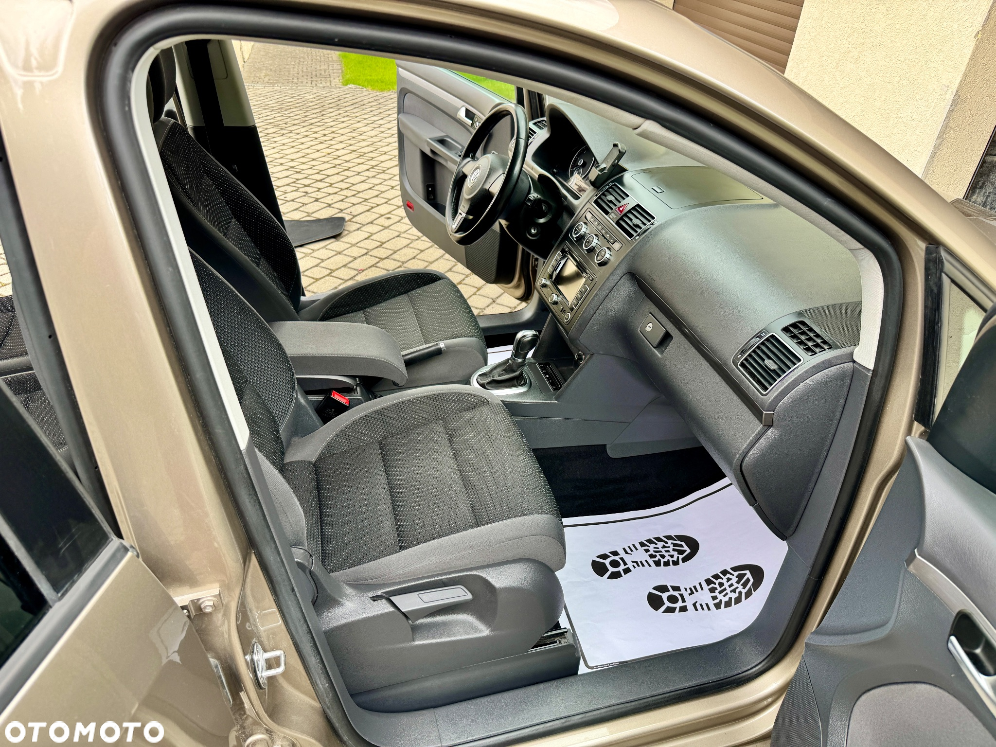 Volkswagen Touran 1.6 TDI DPF BlueMotion Technology DSG Comfortline - 9