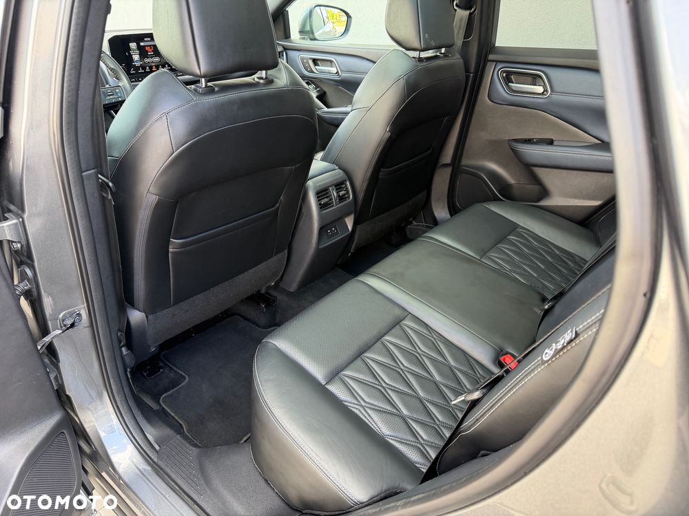 Nissan Qashqai 1.3 DIG-T 4x4 MHEV Xtronic Tekna+ - 13
