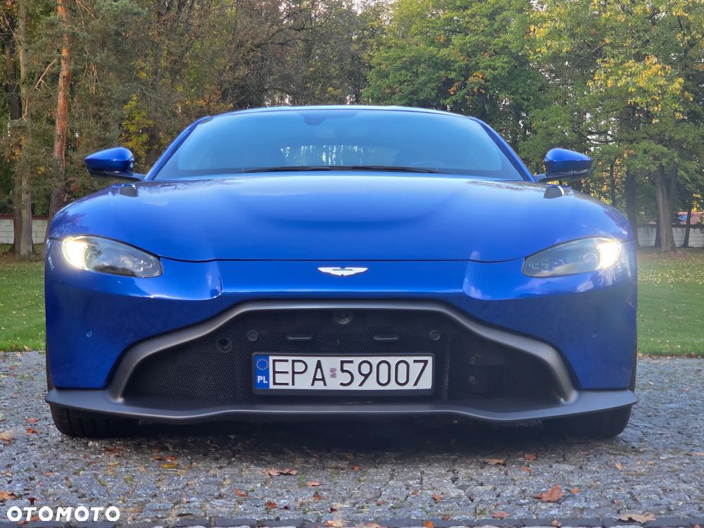 Aston Martin V8 Vantage Standard - 2