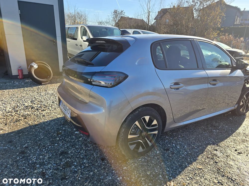 Peugeot 208 PureTech 100 Business - 3