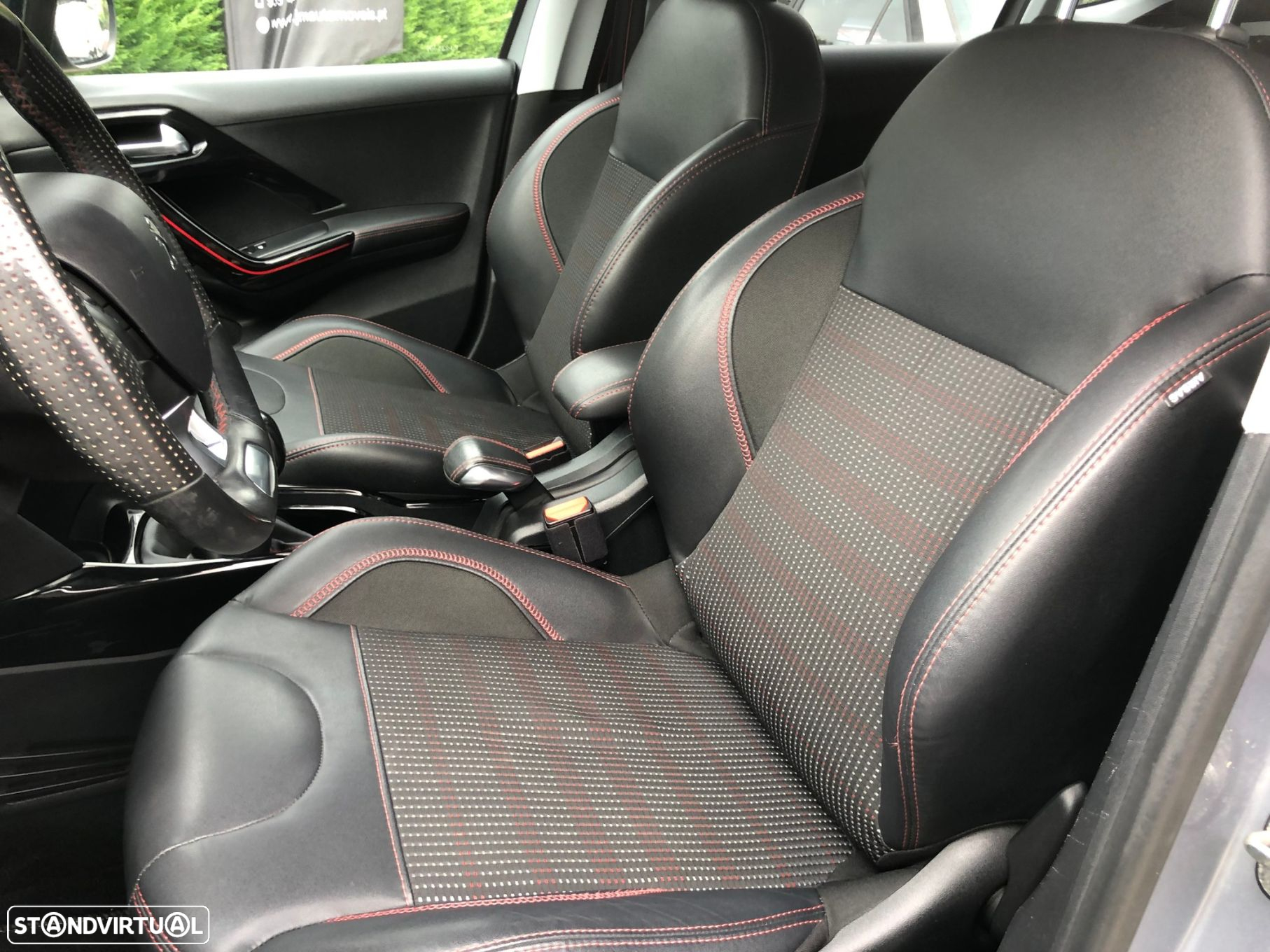 Peugeot 2008 1.2 PureTech GT Line - 14