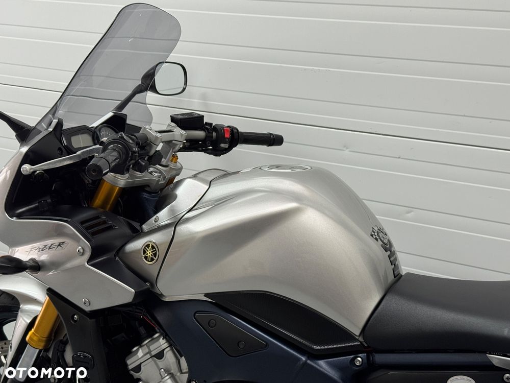 Yamaha FZ - 19