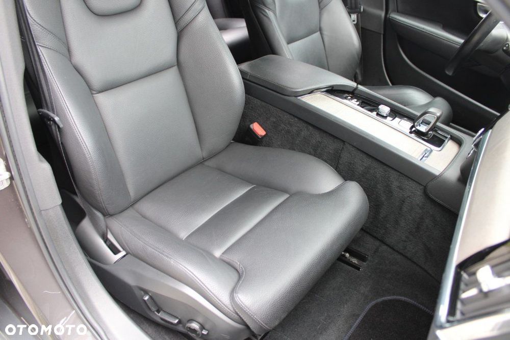 Volvo V90 Cross Country - 22