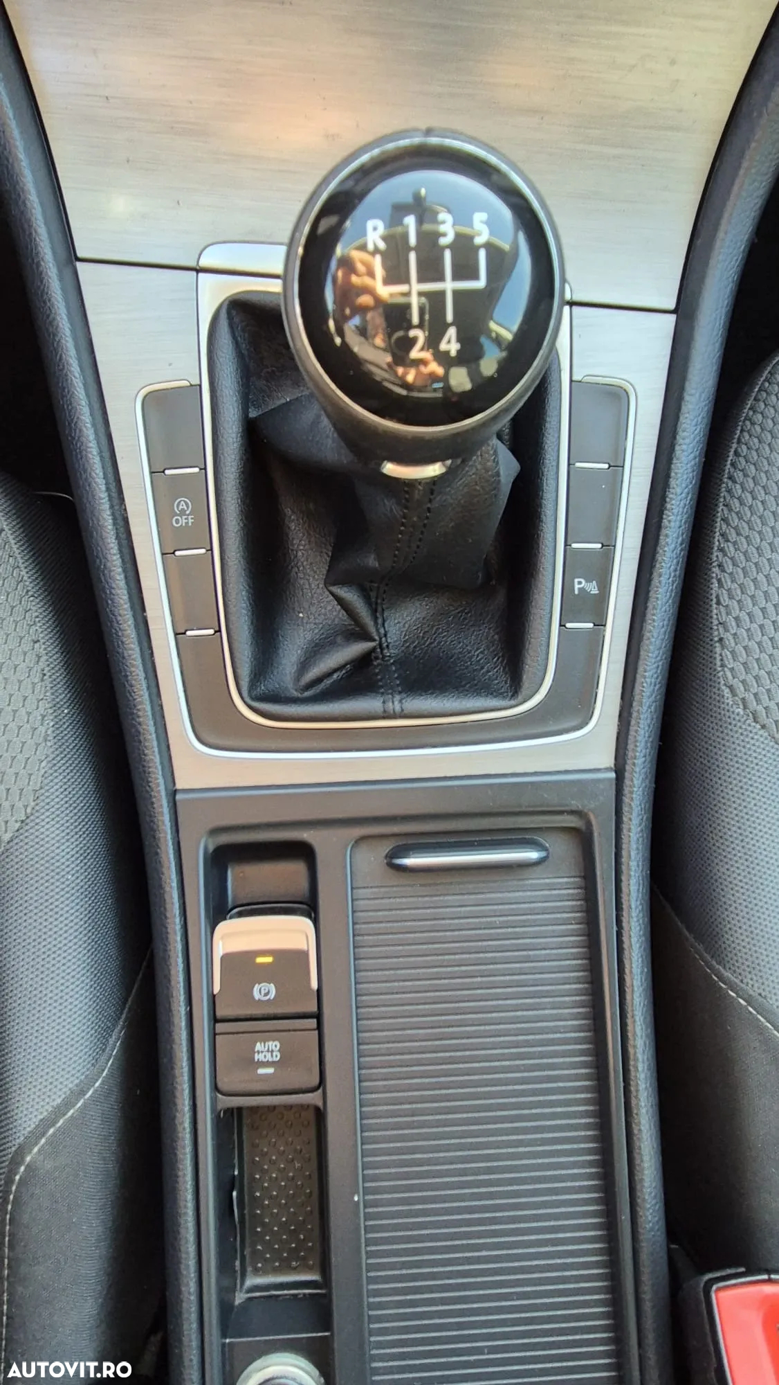 Volkswagen Golf 1.6 TDI BlueMotion Technology Comfortline - 14