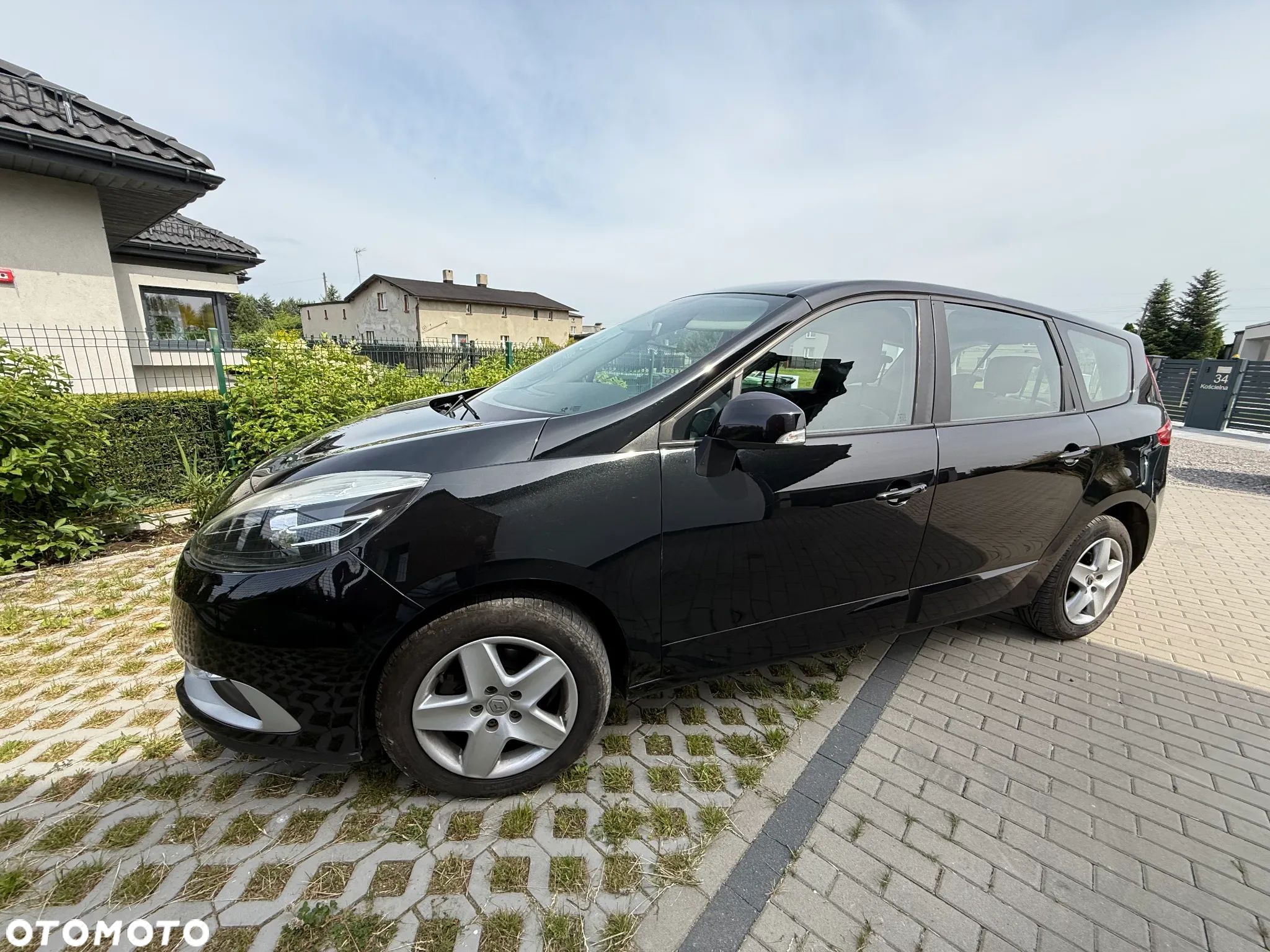 Renault Grand Scenic - 1