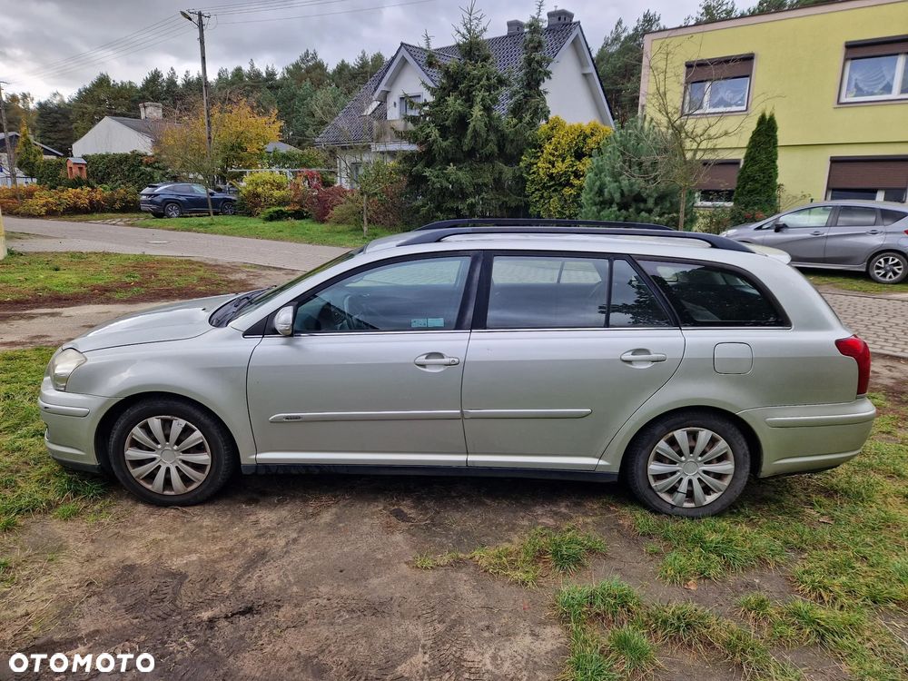 Toyota Avensis 1.6 VVT-i Terra - 3