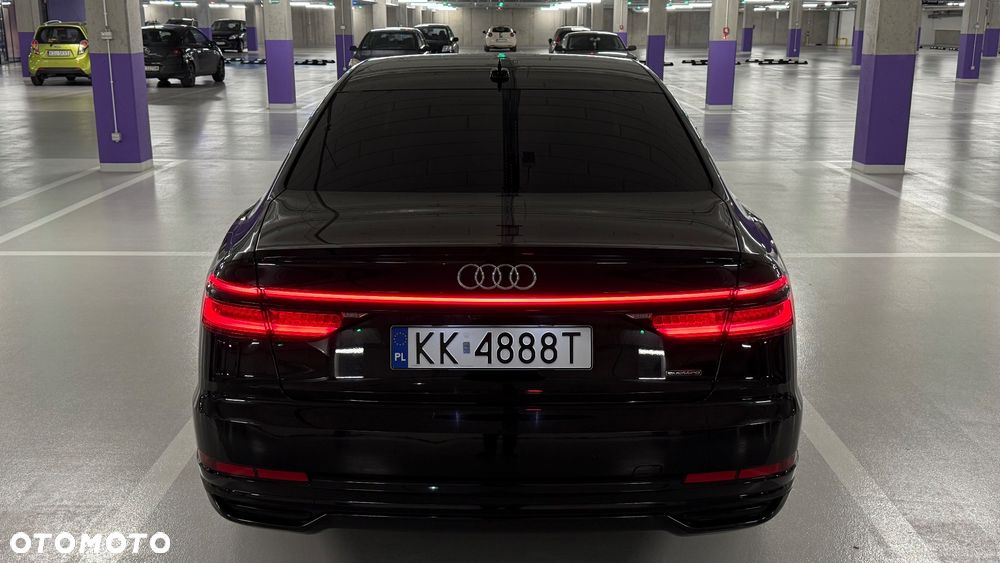 Audi A8 - 6
