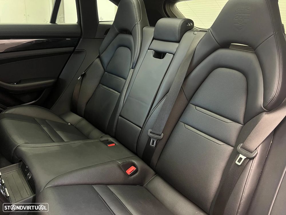 Porsche Panamera Sport Turismo 4 E-Hybrid - 35