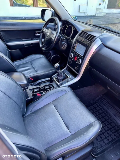 Suzuki Grand Vitara 1.9 DDiS Premium - 6