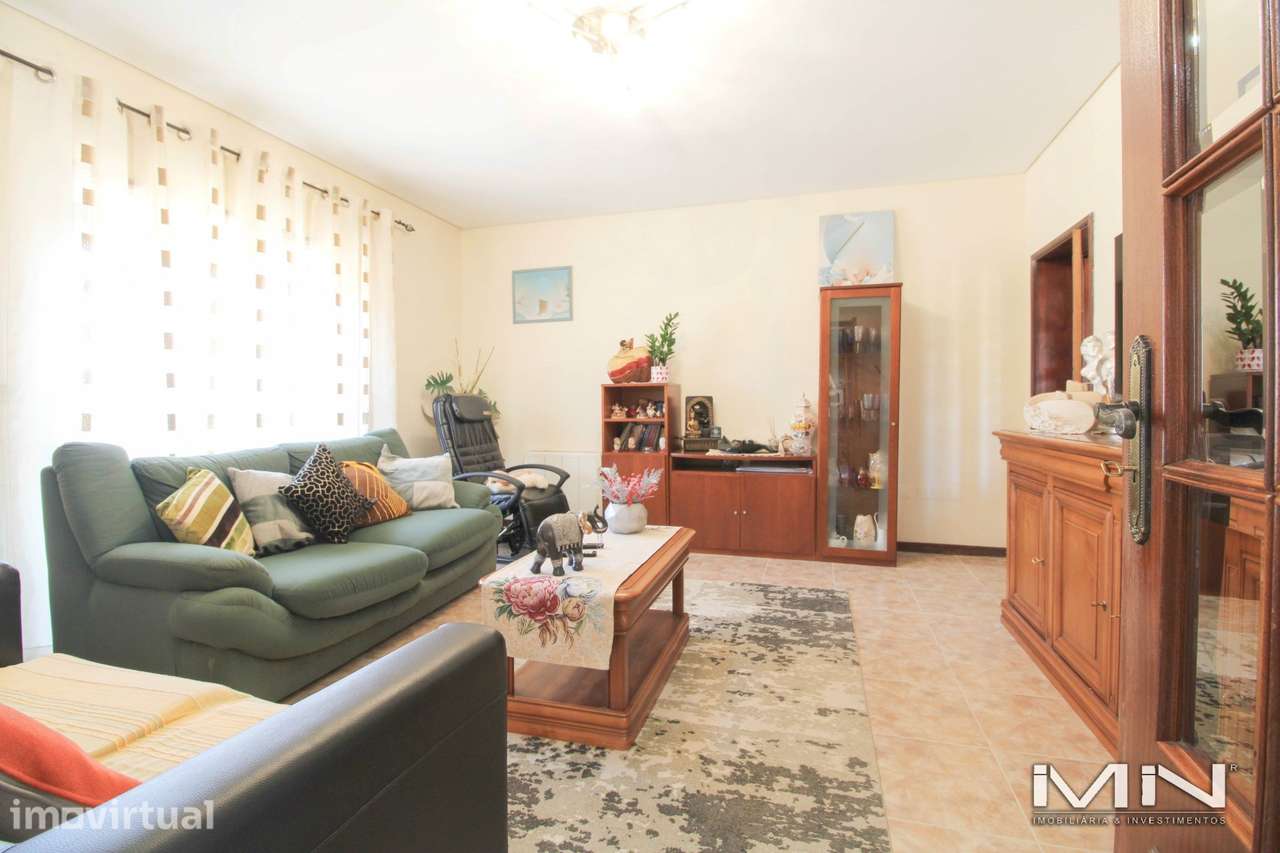 Mini Quinta com Construção Robusta, Poço, Adega e Viabilidade para Seg - Grande imagem: 3/54