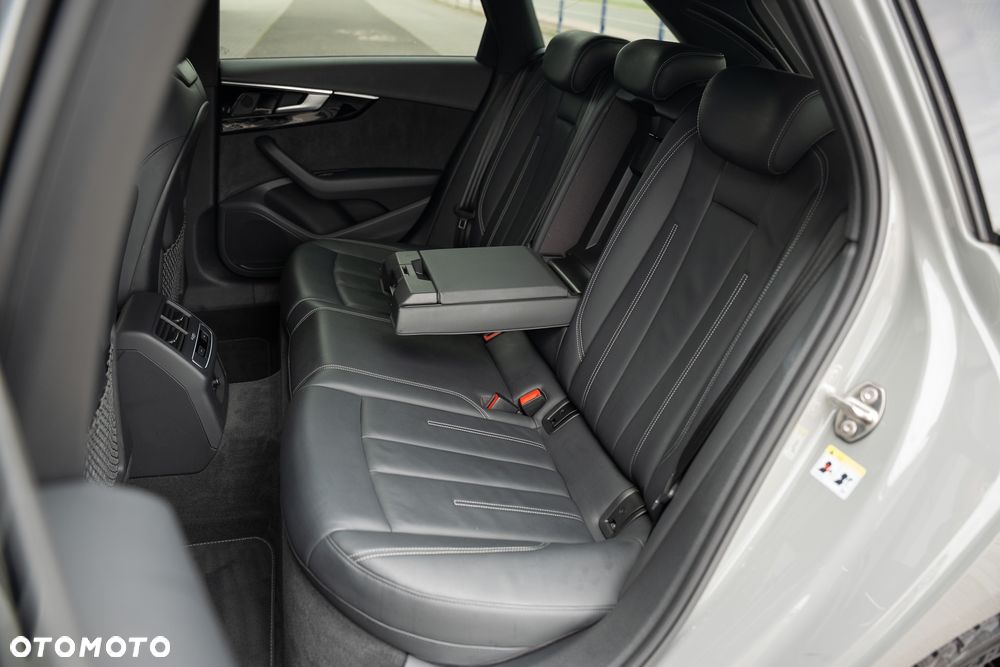 Audi A4 Avant 35 TFSI S tronic S line - 35
