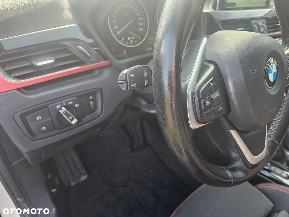 BMW X1 xDrive18d Sport Line - 18