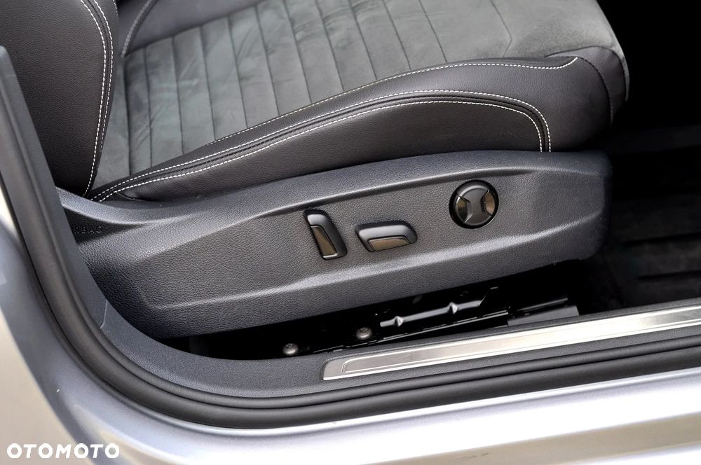 Volkswagen Passat 2.0 TDI EVO Elegance DSG - 22