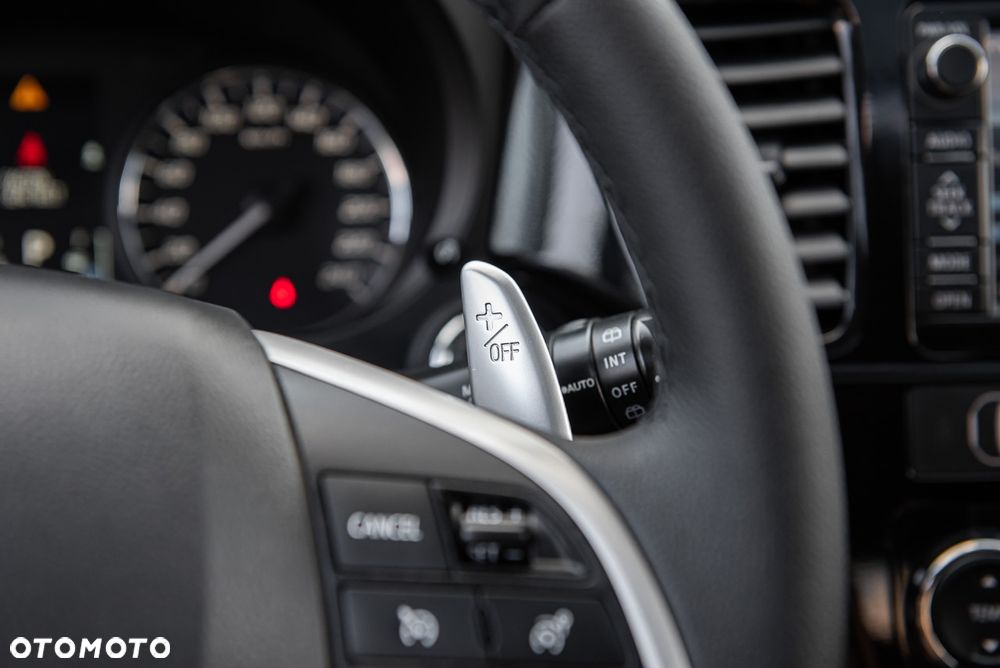 Mitsubishi Outlander - 20