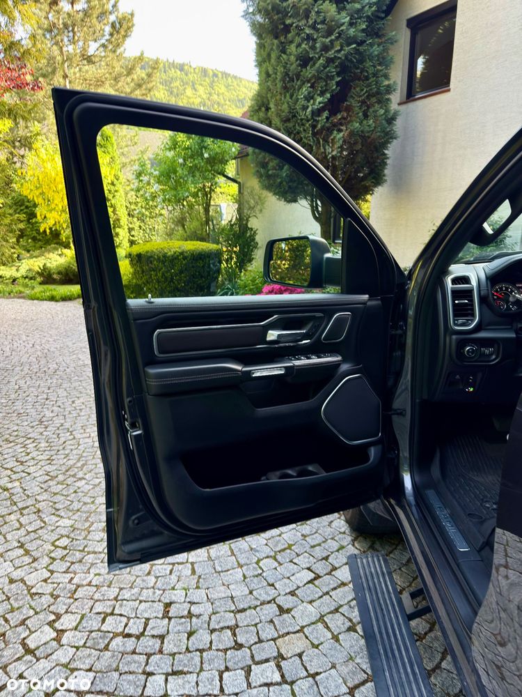 RAM 1500 Crew Cab Shortbed Laramie - 14