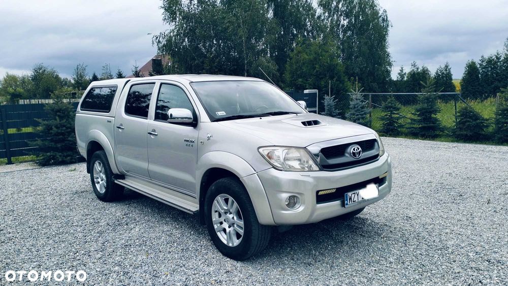 Toyota Hilux - 1