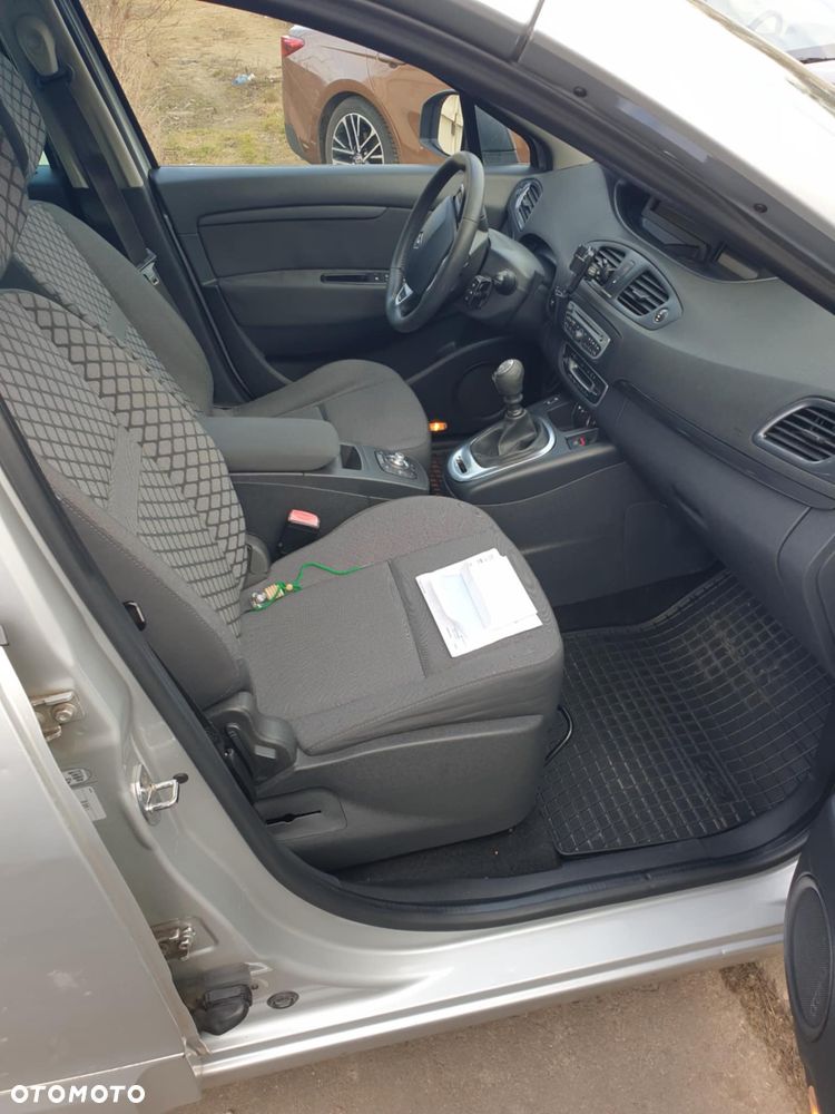 Renault Scenic 1.6 dCi Energy Privilege S&S - 14
