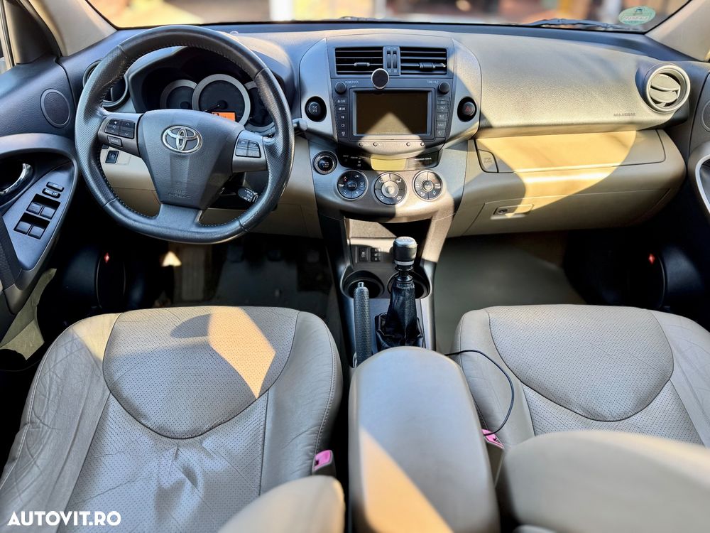 Toyota RAV4 2.2L D-CAT M/T Luxury - 5