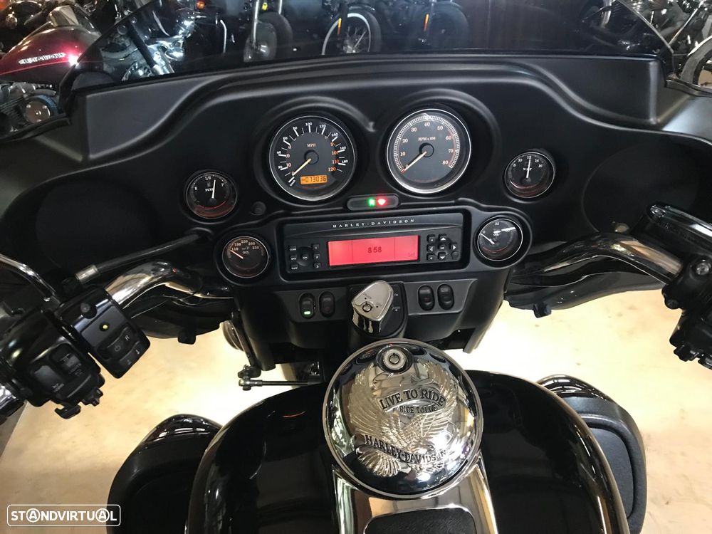 Harley-Davidson FLHTCU TRI GLIDE ULTRA CLASSIC - 4