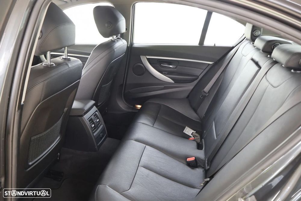 BMW 330 e iPerformance Line Sport - 14