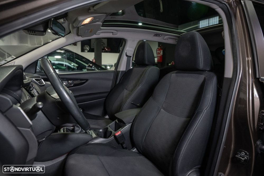 Nissan Qashqai 1.5 dCi N-Connecta - 9