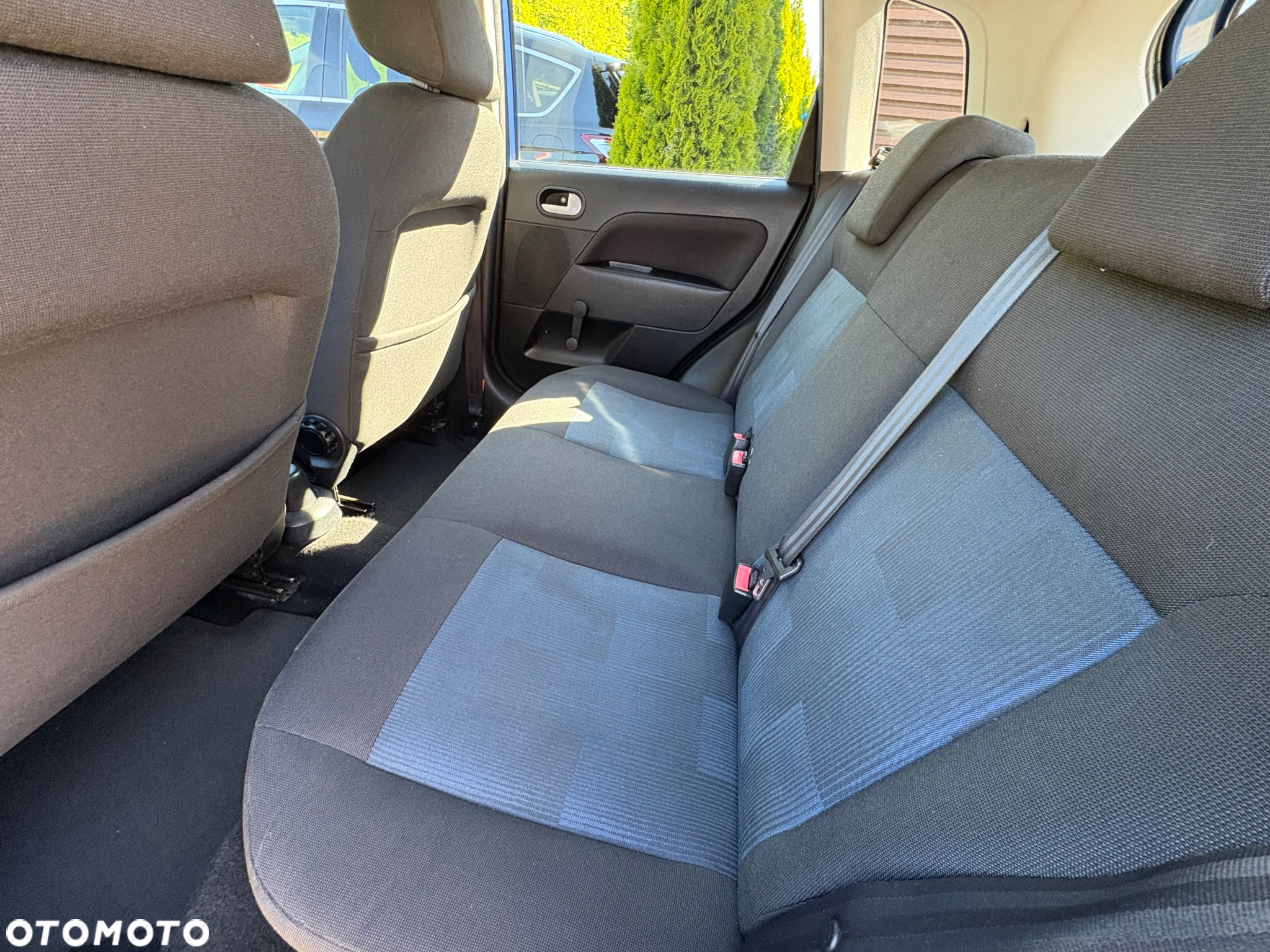 Ford Fiesta 1.4 Ambiente - 17