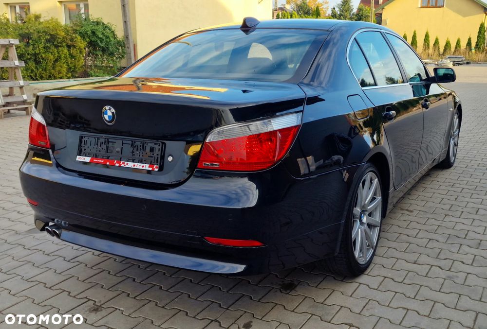 BMW Seria 5 525d - 10