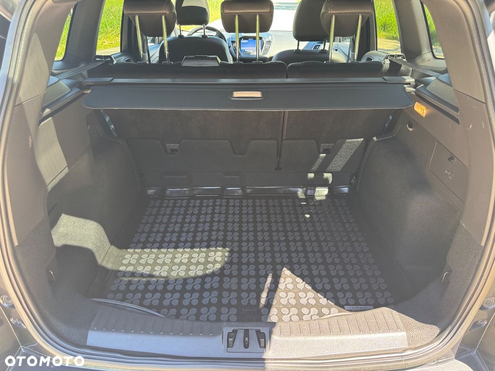 Ford Kuga 1.5 EcoBoost 2x4 ST-Line - 11