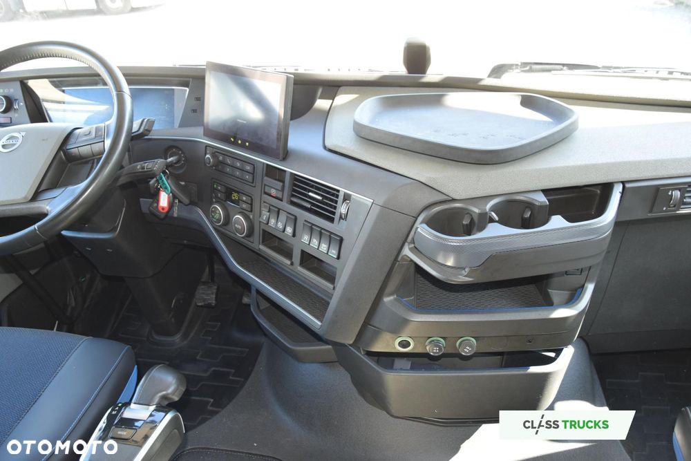 Volvo FH 500 Globetrotter XL Mega - 12