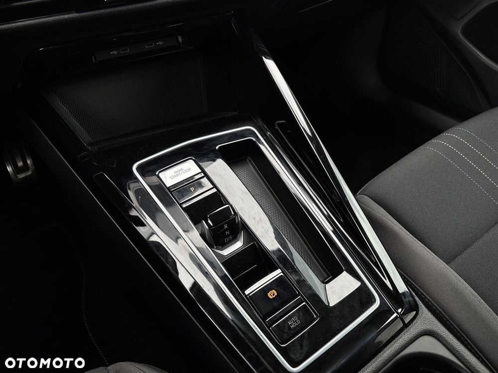 Volkswagen Golf - 22