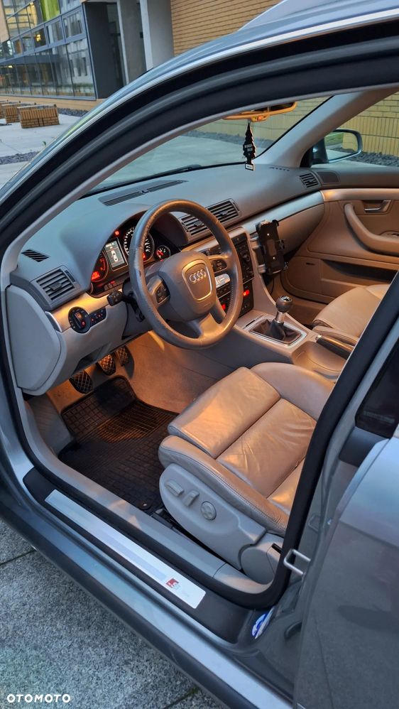 Audi A4 Avant 3.2 FSI quattro - 12