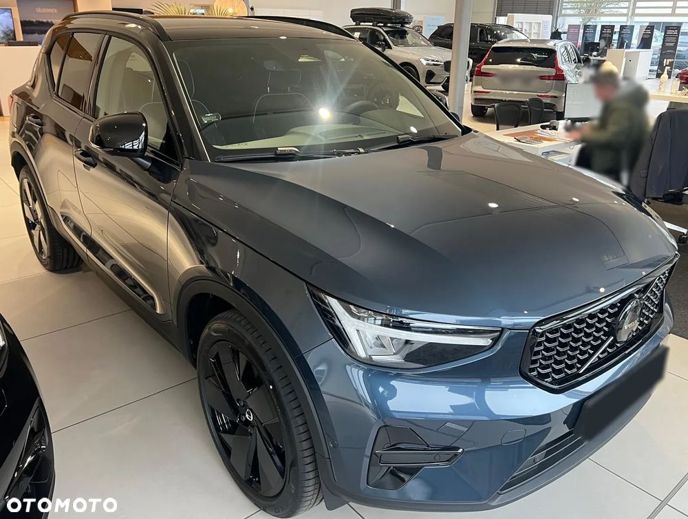 Volvo XC 40 B4 B DKG Ultra Black Edition - 10