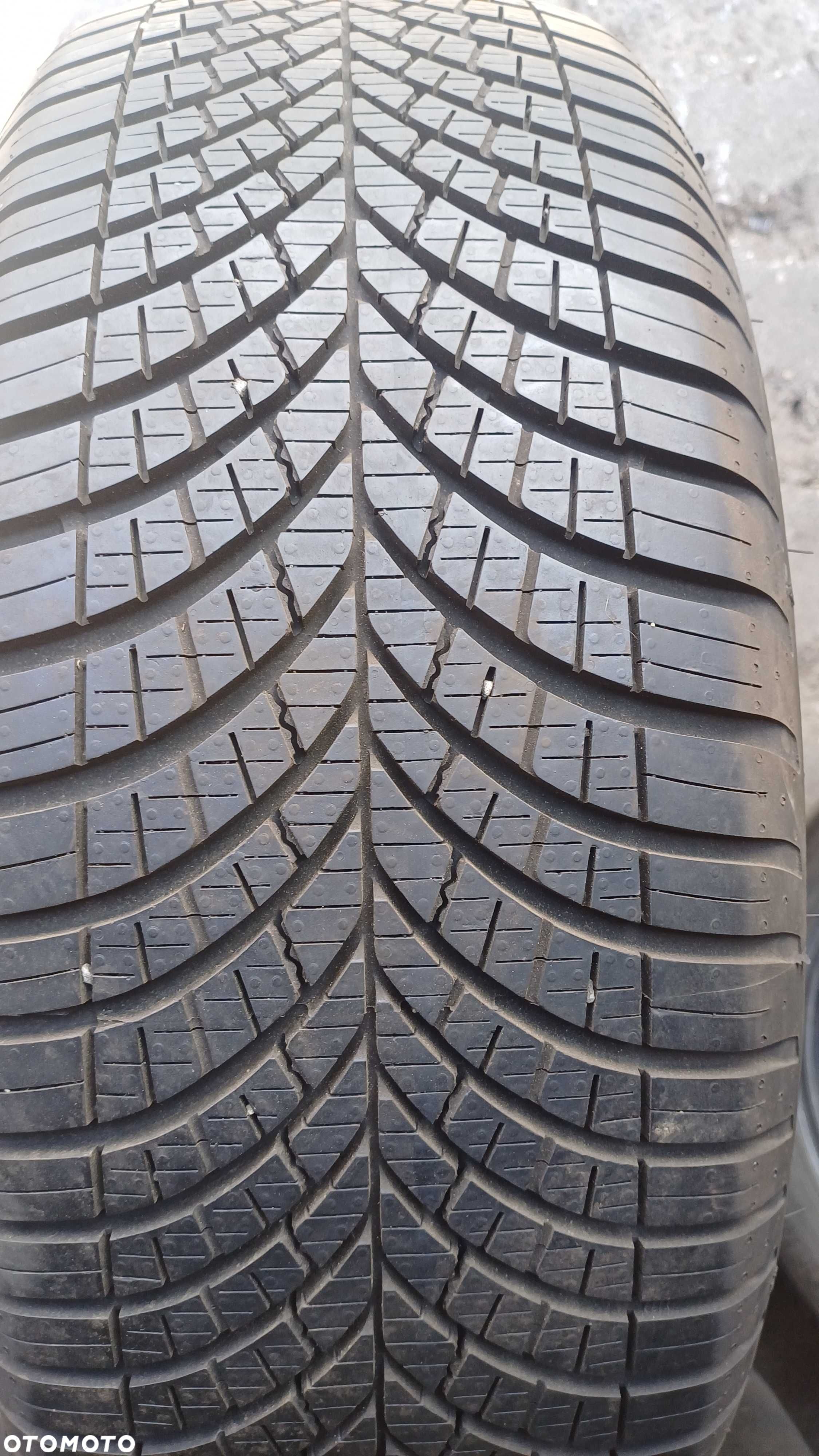 Goodyear Vector 4 Seasons Gen 3 215/55 R17 98W XL 2024r - 1