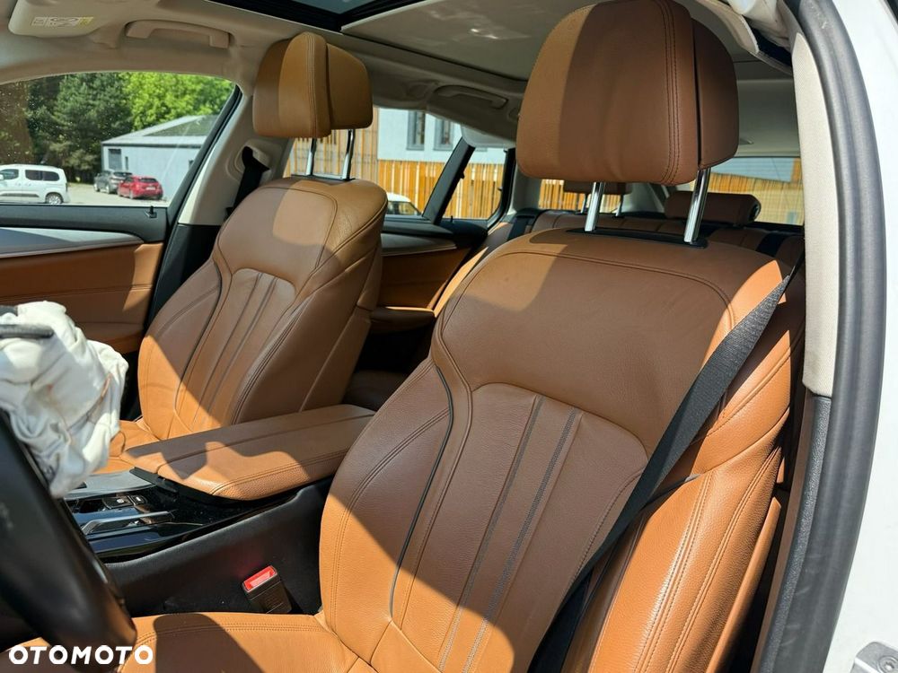 BMW Seria 5 520d Luxury Line sport - 32