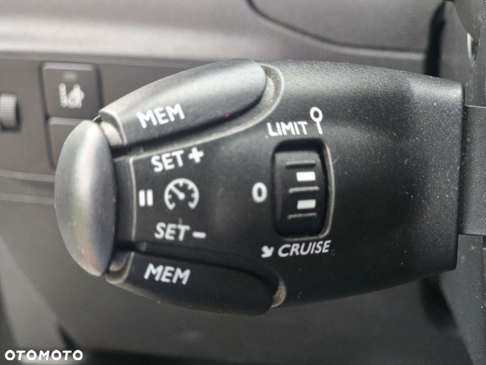 Citroën C3 Pure Tech 82 SHINE - 23