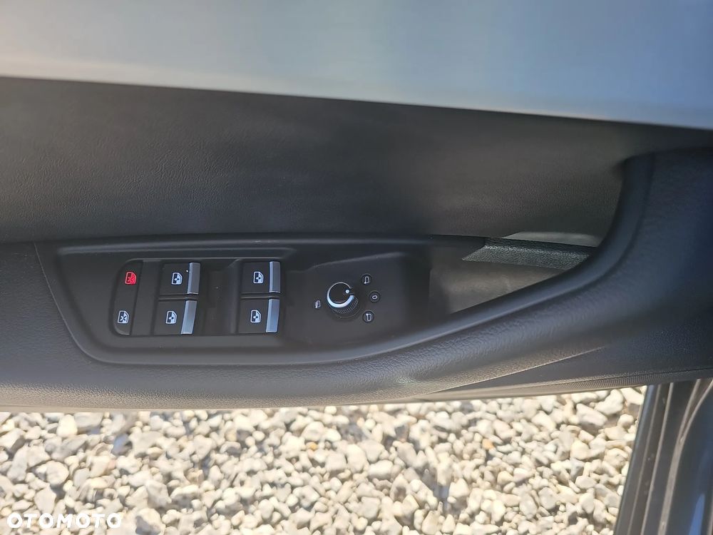 Audi A4 Limousine - 13