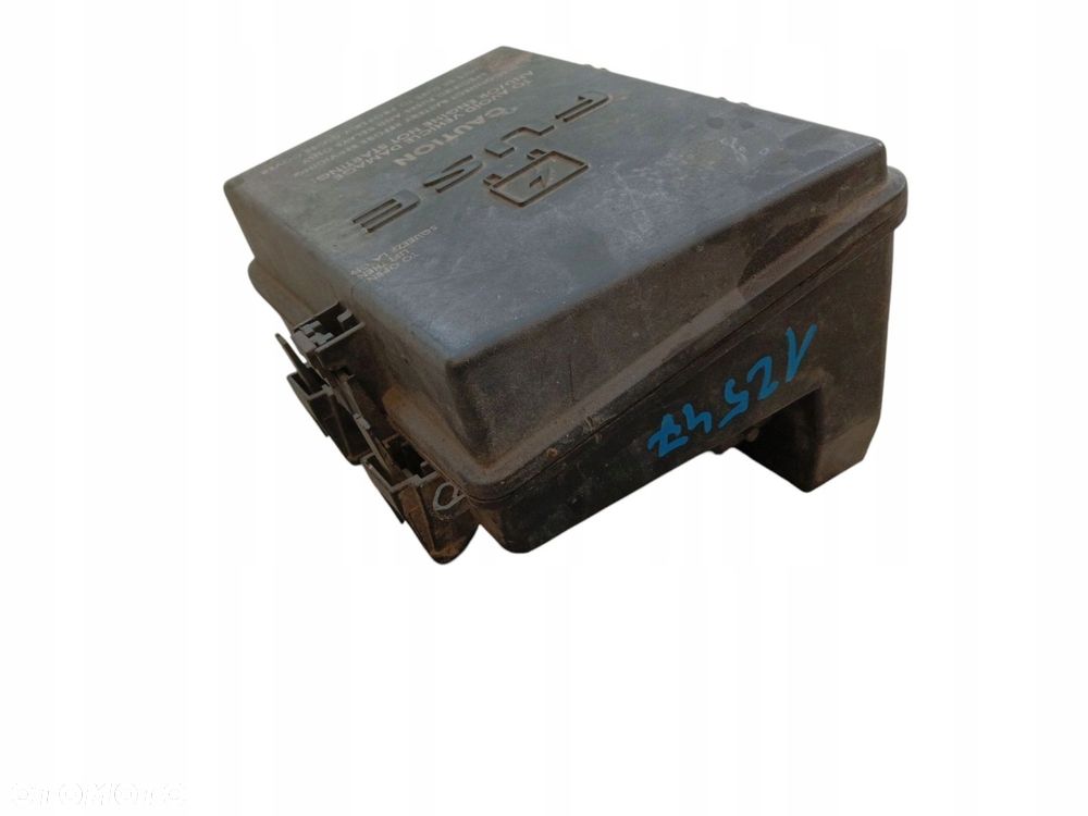 SKRZYNKA BEZPIECZNIKÓW CHRYSLER PACIFICA (2003-2007) 3.5 V6 253KM 04727832AI P04727832AI - 2