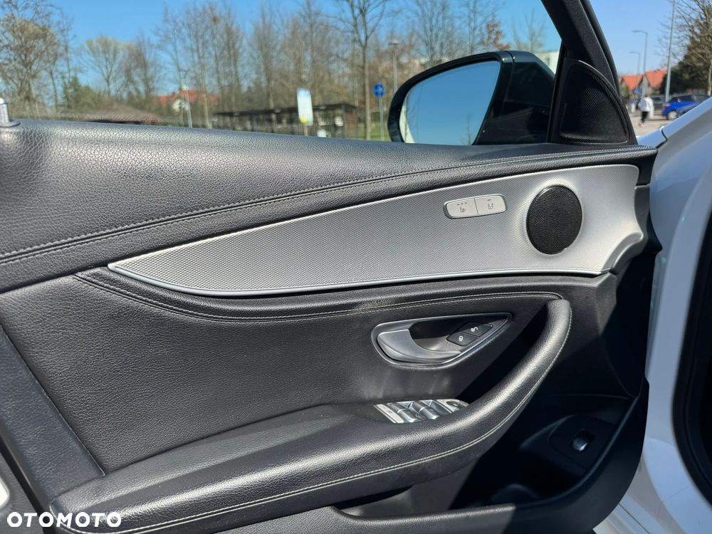 Mercedes-Benz Klasa E 220 d 4-Matic 9G-TRONIC - 16