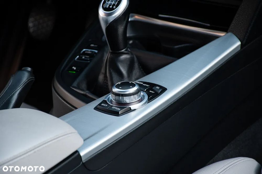BMW Seria 3 320d M Sport Edition - 23