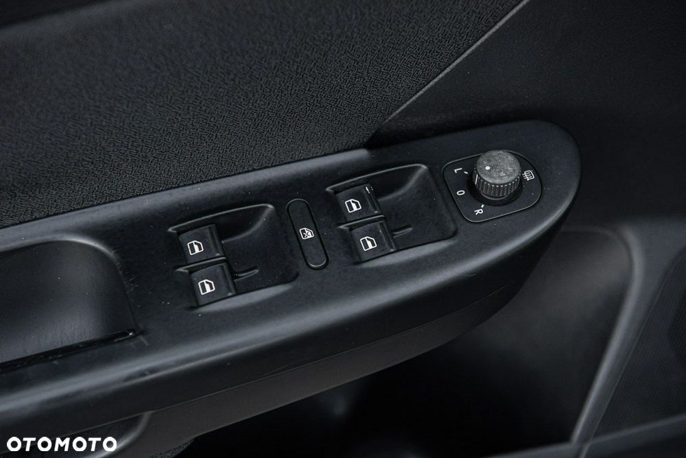 Volkswagen Passat 1.9 TDI Highline - 25