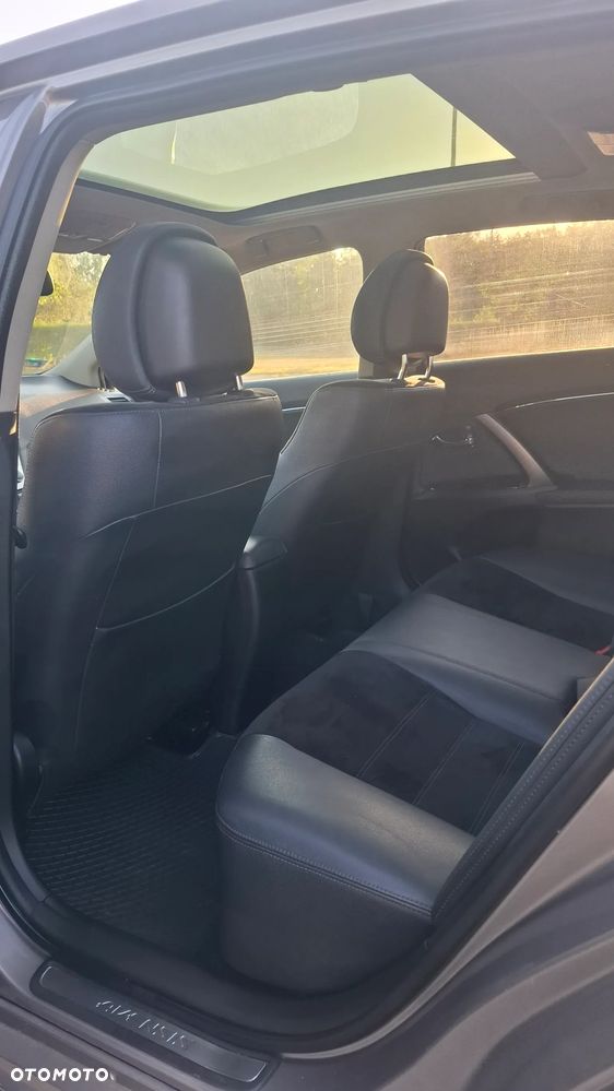 Toyota Avensis - 14